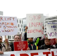 California lawmakers reach deal with Uber, Lyft that would allow drivers to unionize