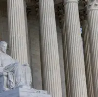 Trump would make U.S. Supreme Court history by attending tariffs case