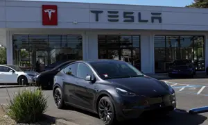 Tesla Stock’s Rally Hits the Brakes: Time to Sell?